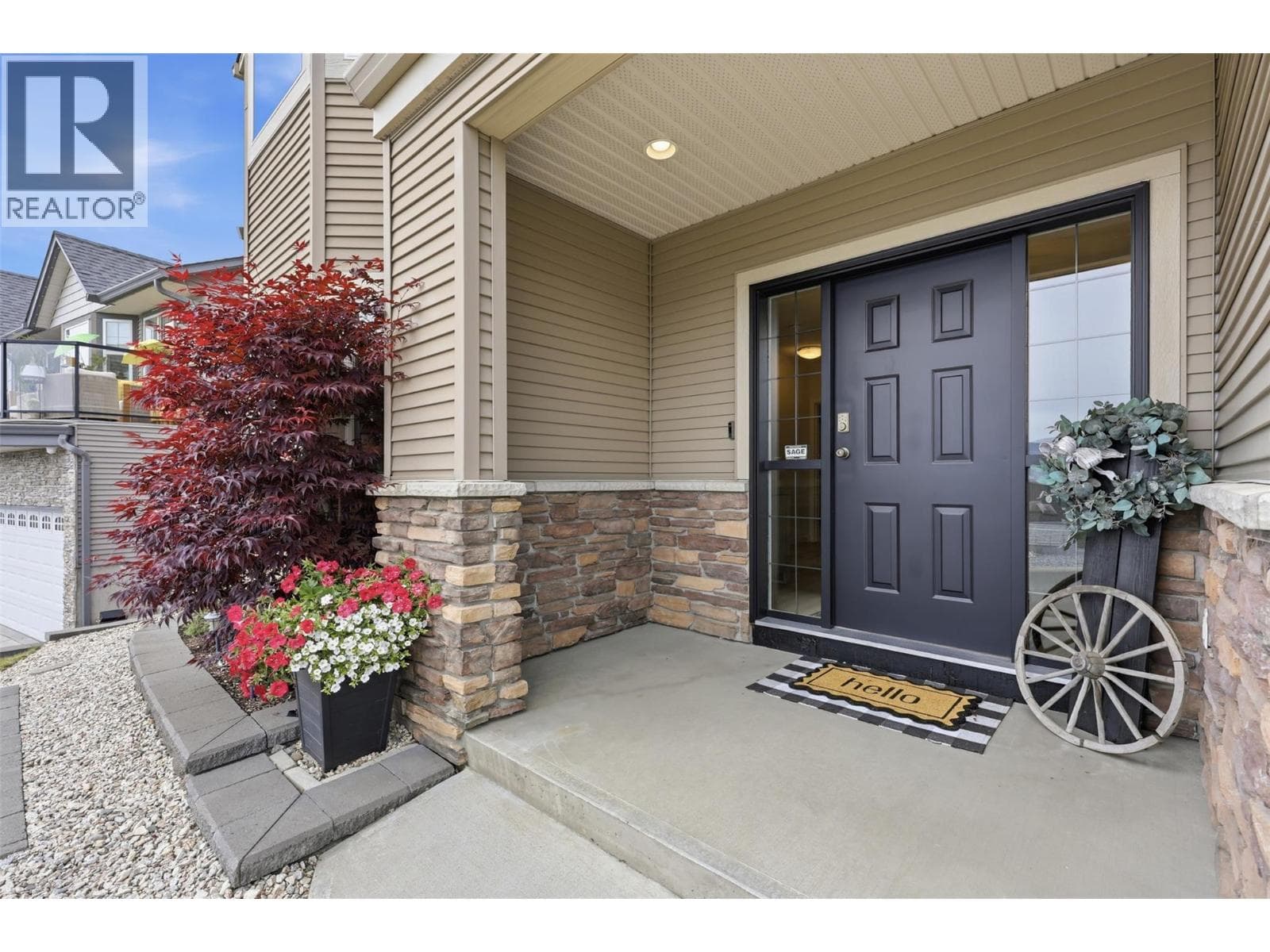 1870 NORVIEW PLAZA, Interior REALTORS® — photo 2