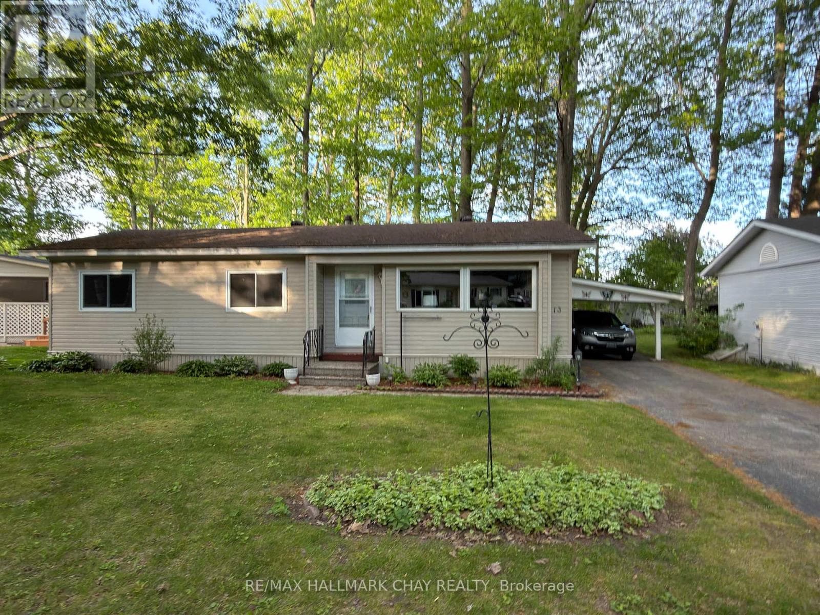 13 CARRUTHERS STREET N, Toronto — photo 2