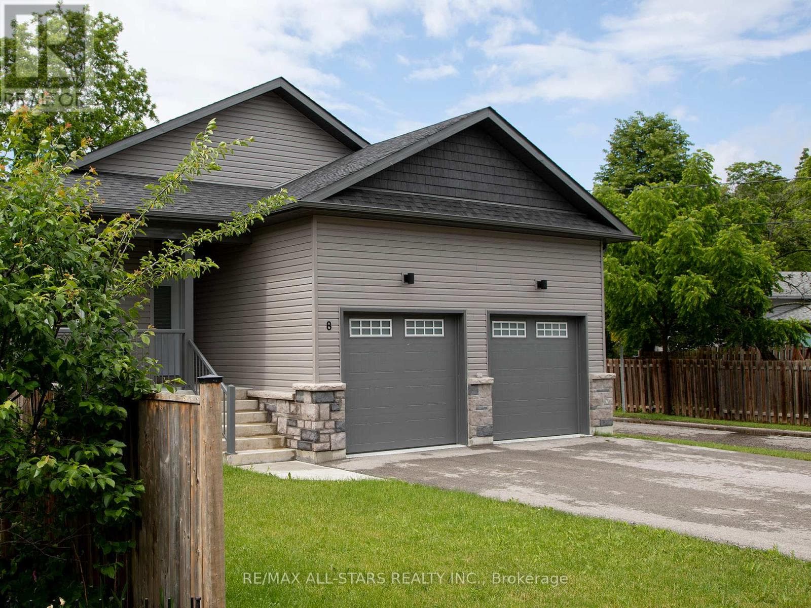 8 GEORGINA STREET, Toronto