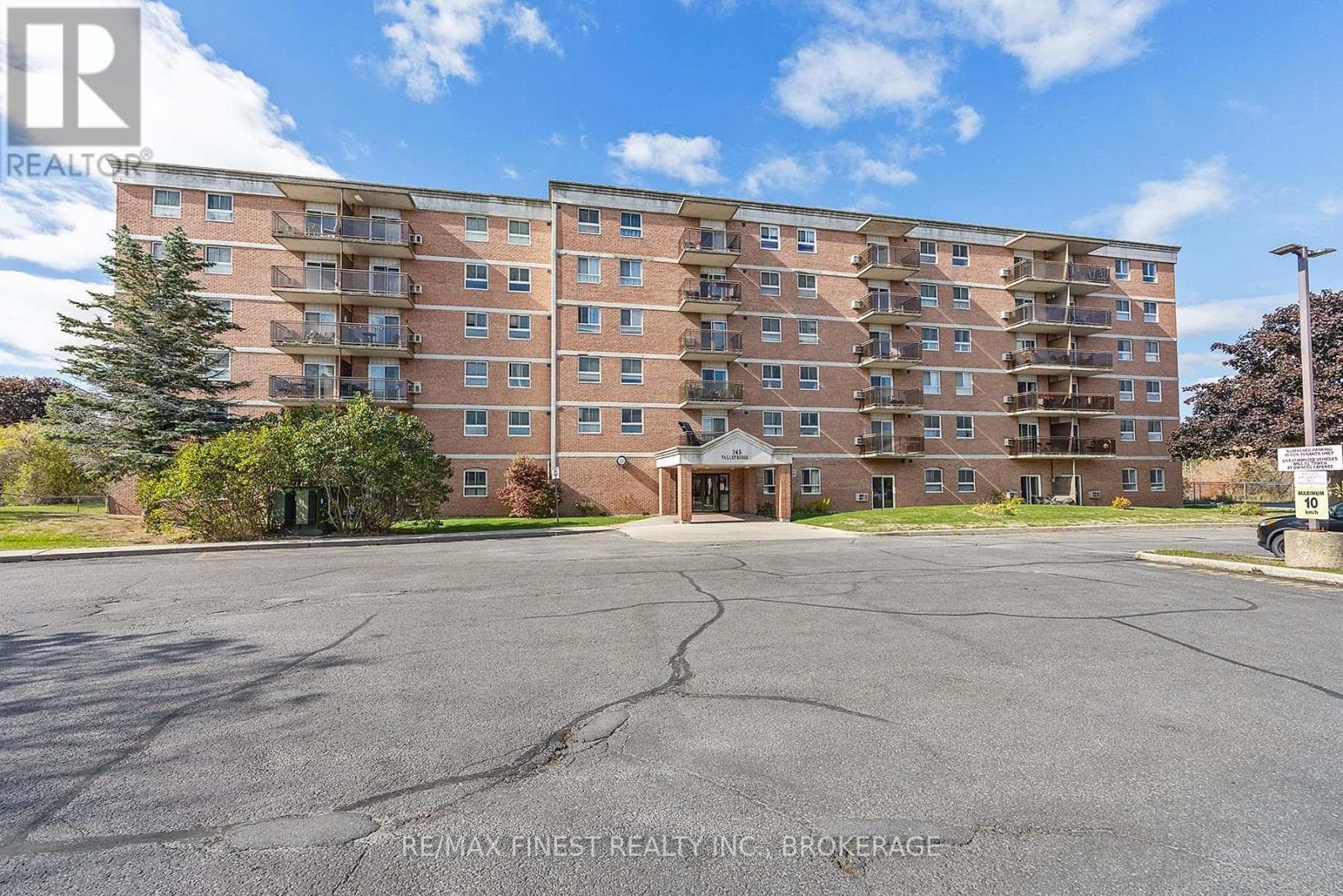 610 - 745 DAVIS DRIVE, Kingston — photo 3