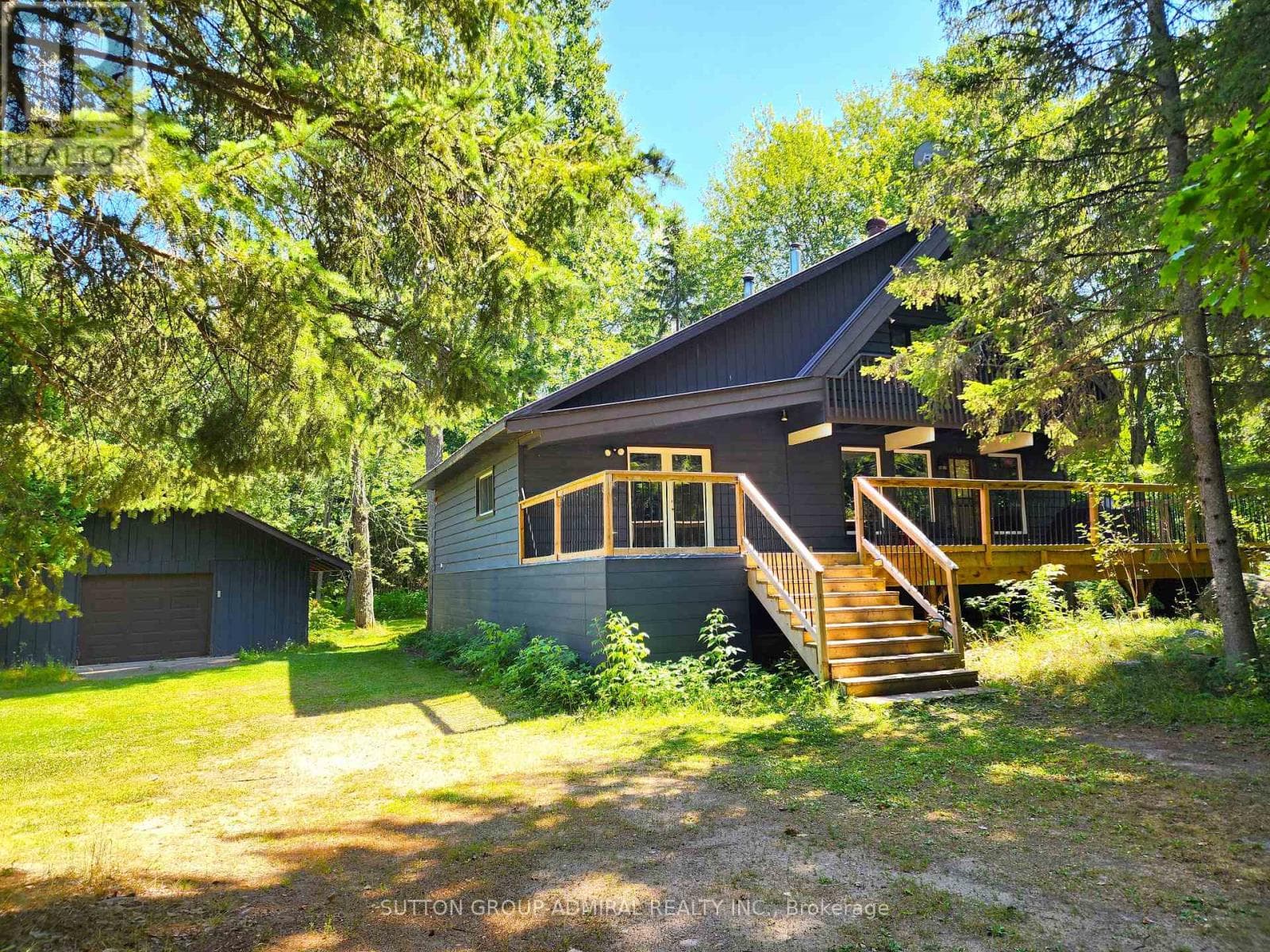 525 WALTONIAN DRIVE, Toronto