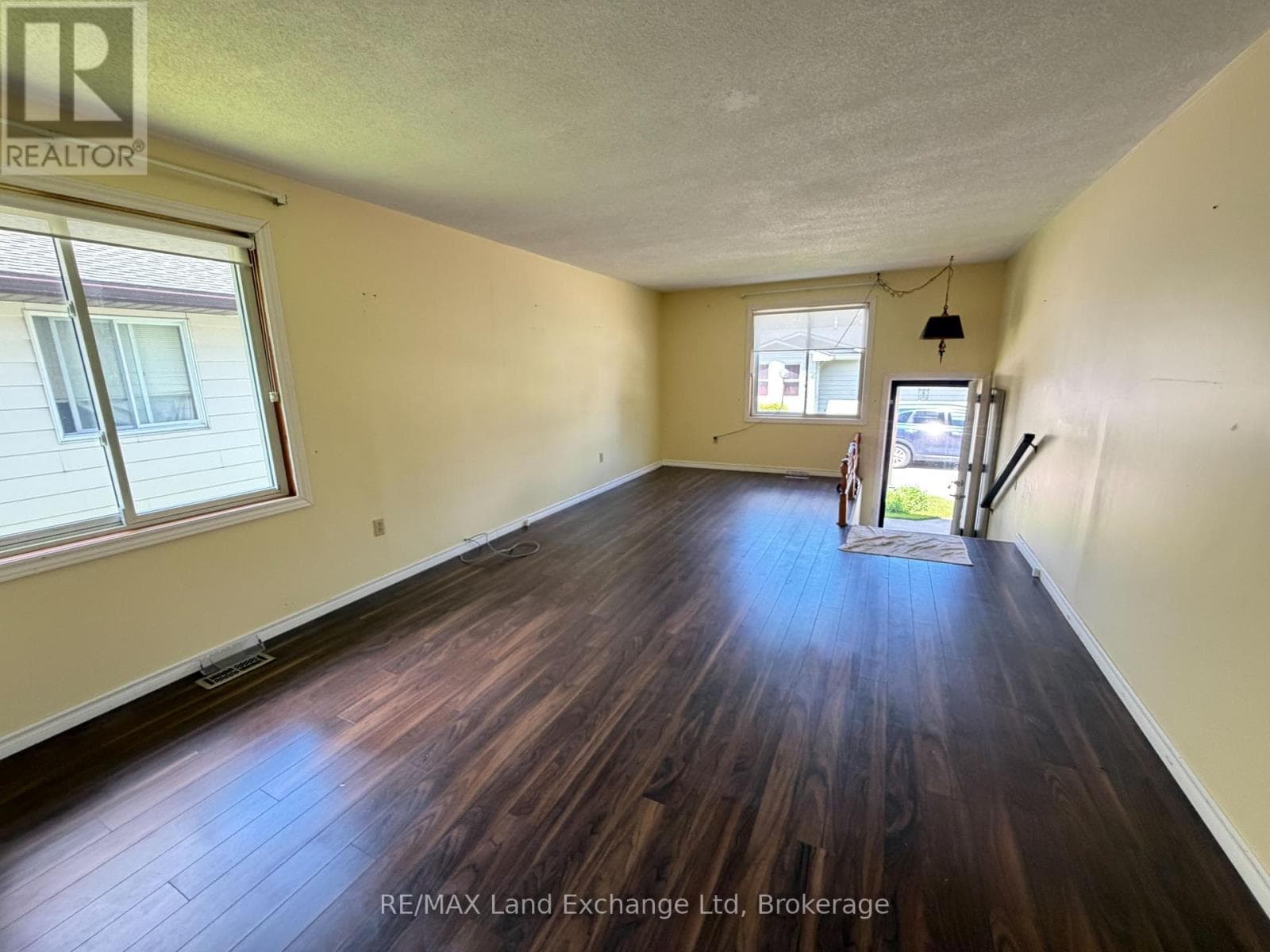 44 BRIARWOOD CRESCENT, OnePoint — photo 4