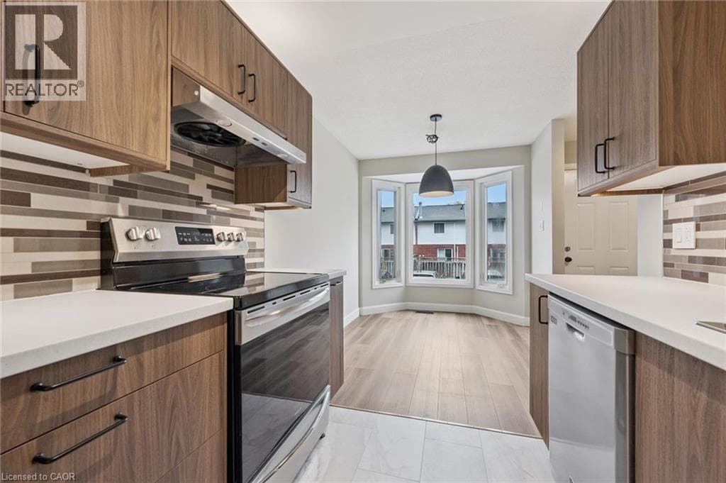 219 KINGSWOOD Drive Unit# 26, Cornerstone — photo 5