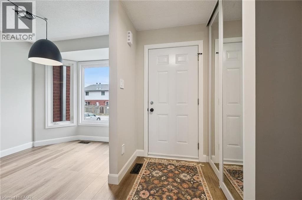 219 KINGSWOOD Drive Unit# 26, Cornerstone — photo 4