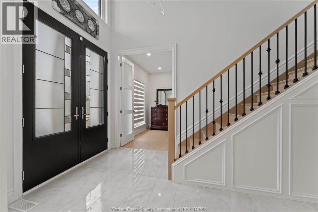 570 ORCHARD CRESCENT, Windsor — photo 3