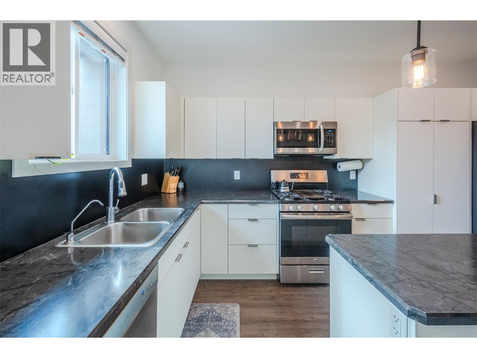 1228 GOVERNMENT STREET STREET UNIT 102, Interior REALTORS® — photo 3