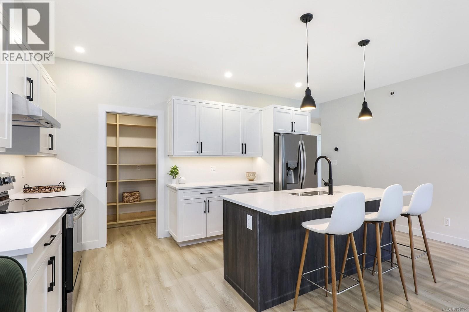 16 1505 Croation Rd, Vancouver Island — photo 4