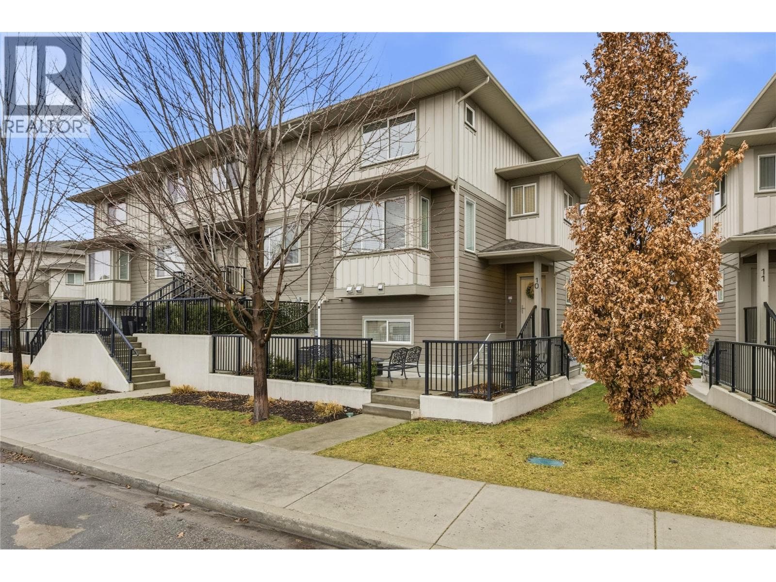 10 300 DRYSDALE BOULEVARD, Interior REALTORS® — photo 3