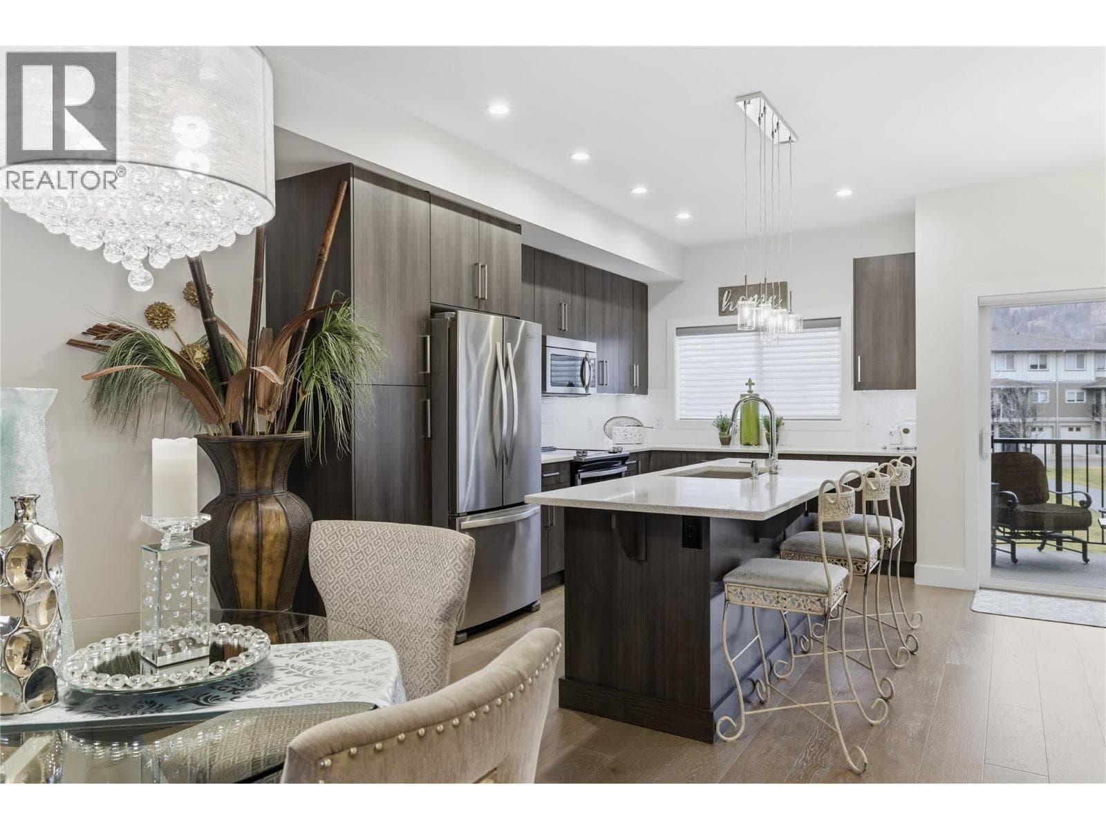 10 300 DRYSDALE BOULEVARD, Interior REALTORS® — photo 5