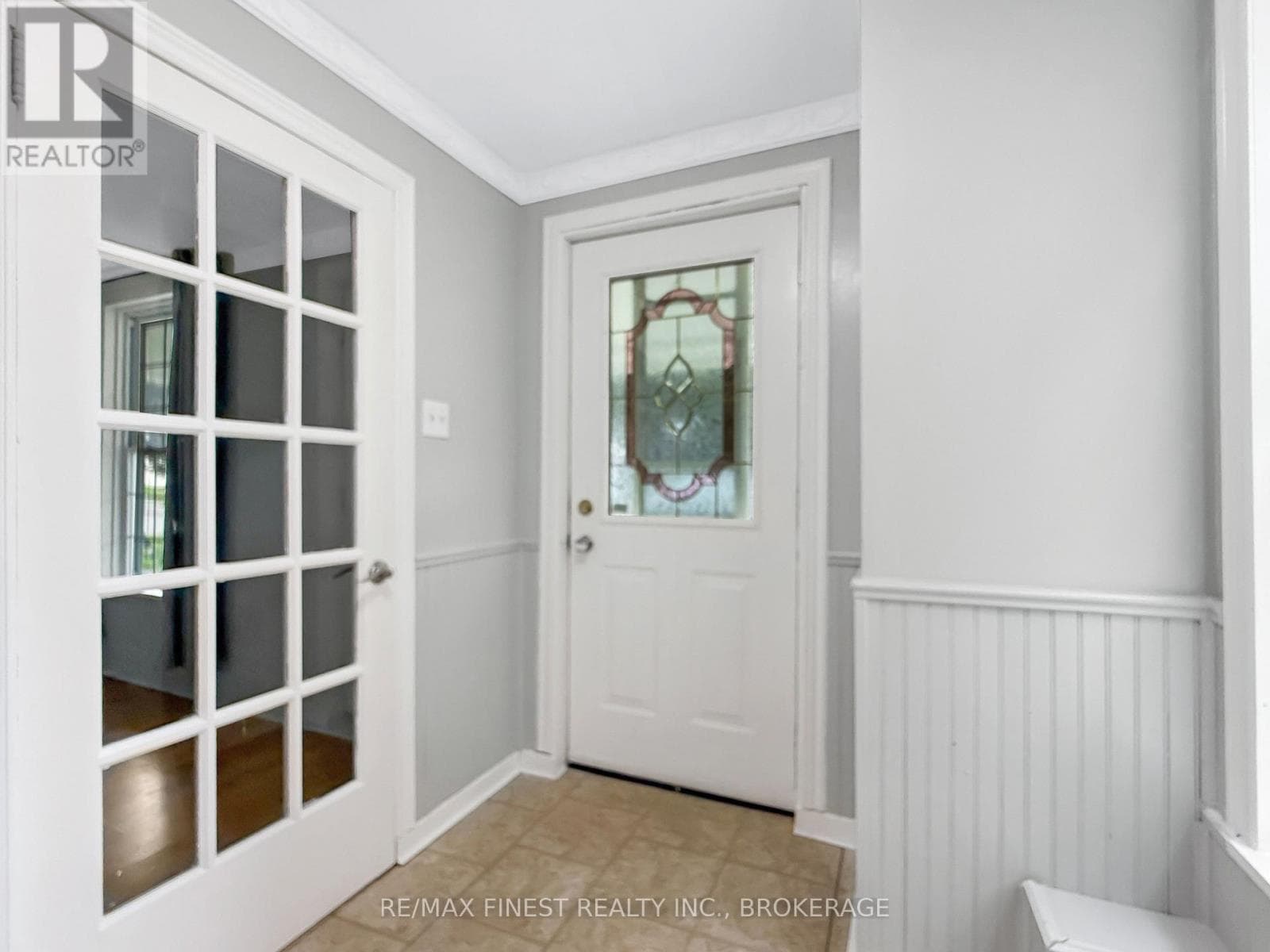 215 BROCK STREET, Kingston — photo 3