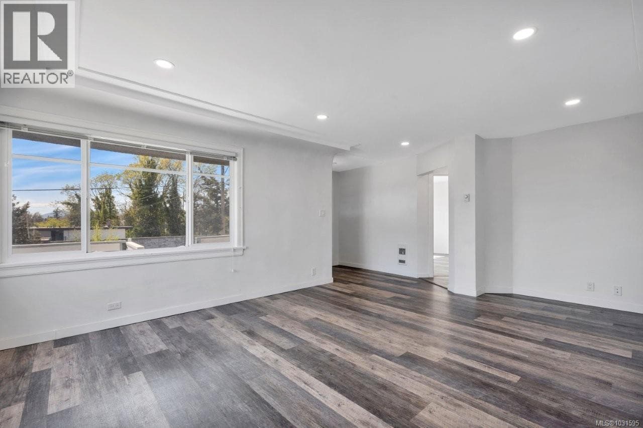 310 MOUNT BENSON STREET, Vancouver Island — photo 4