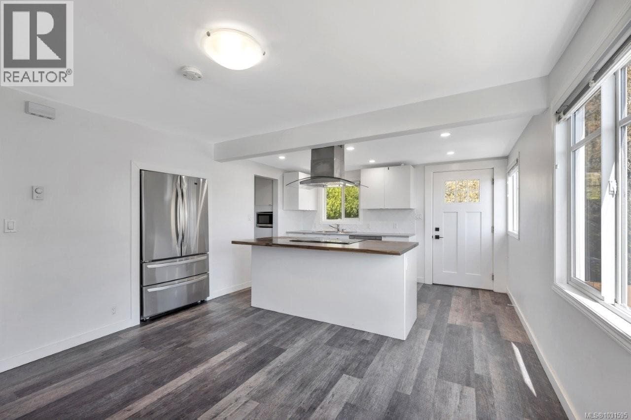310 MOUNT BENSON STREET, Vancouver Island — photo 3