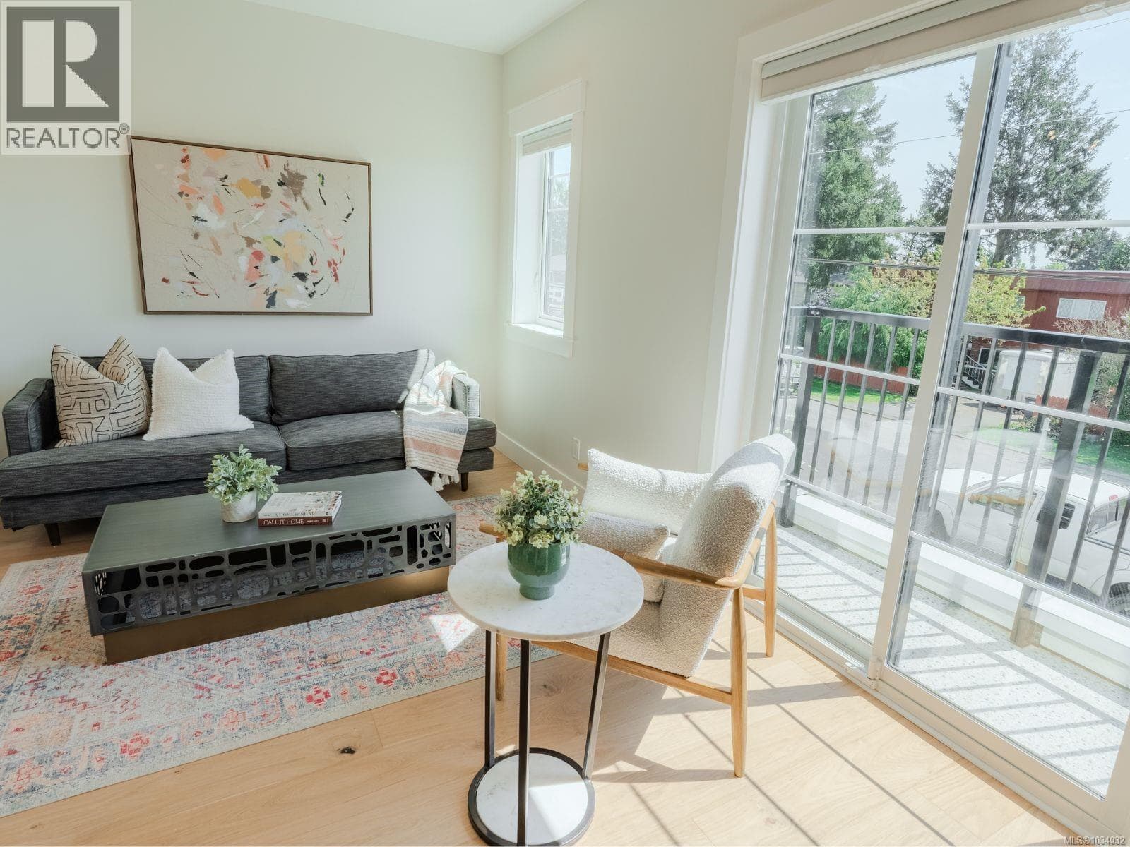 2 1830 Allenby St, Victoria — photo 5