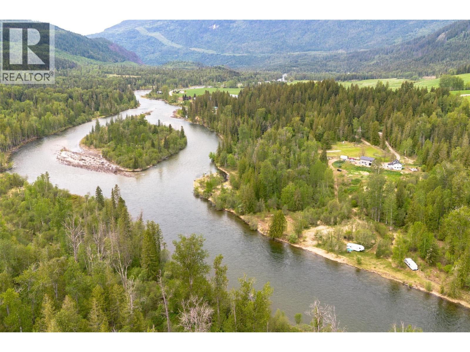 2904 Enderby Mabel Lake Road, Interior REALTORS® — photo 2