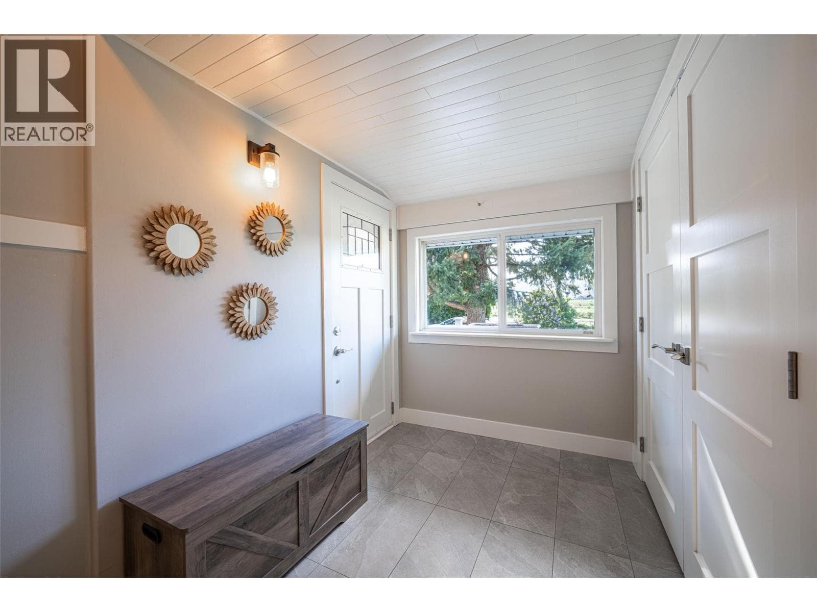 201 MAIL ROAD, Interior REALTORS® — photo 4