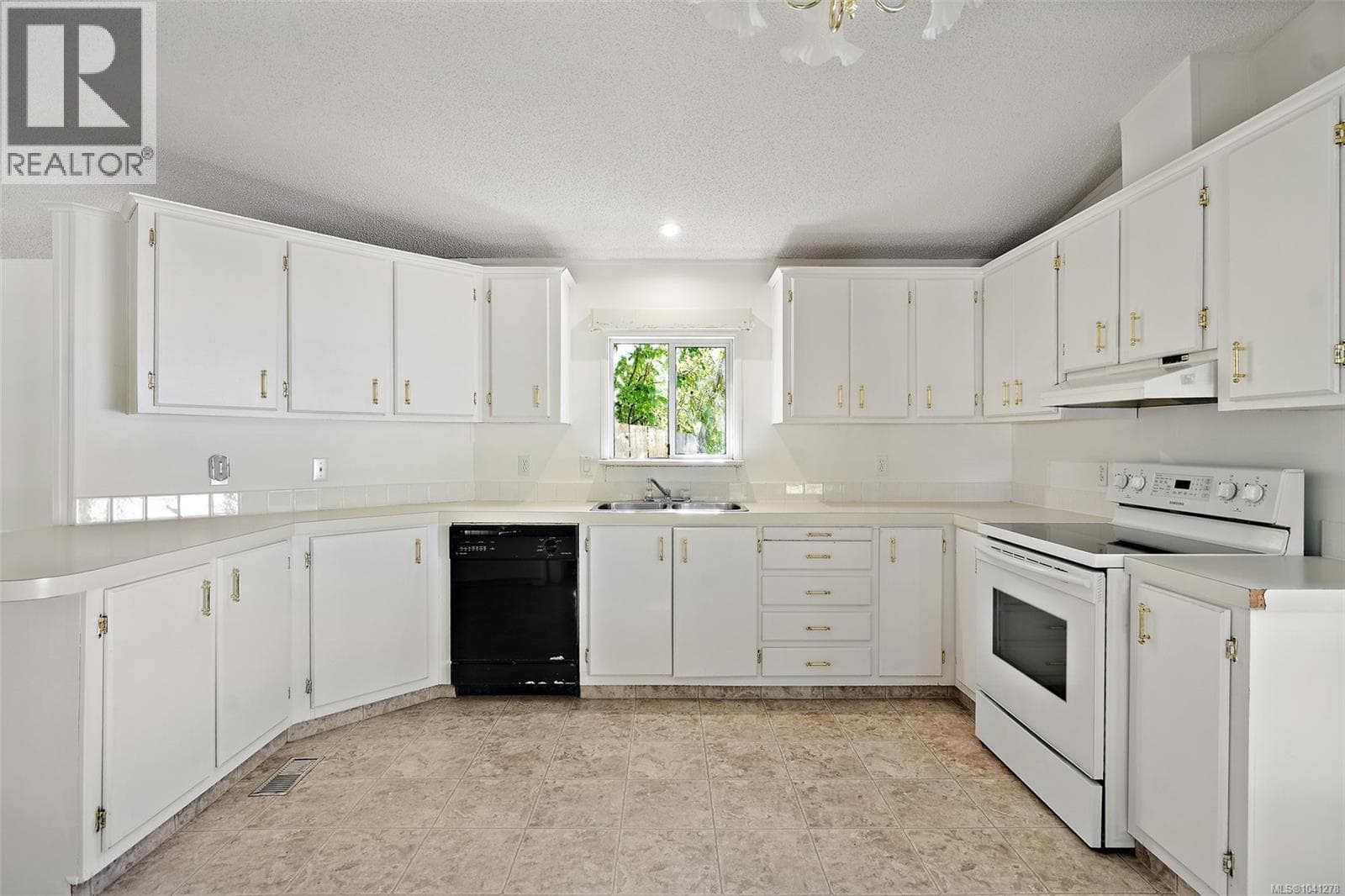 5 2741 STAUTW ROAD, Victoria — photo 5