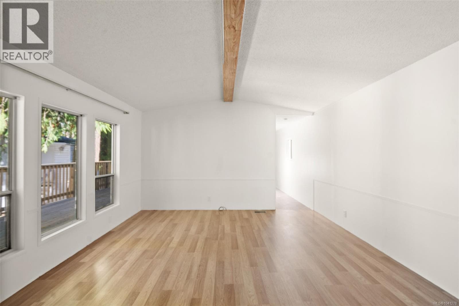 5 2741 STAUTW ROAD, Victoria — photo 4