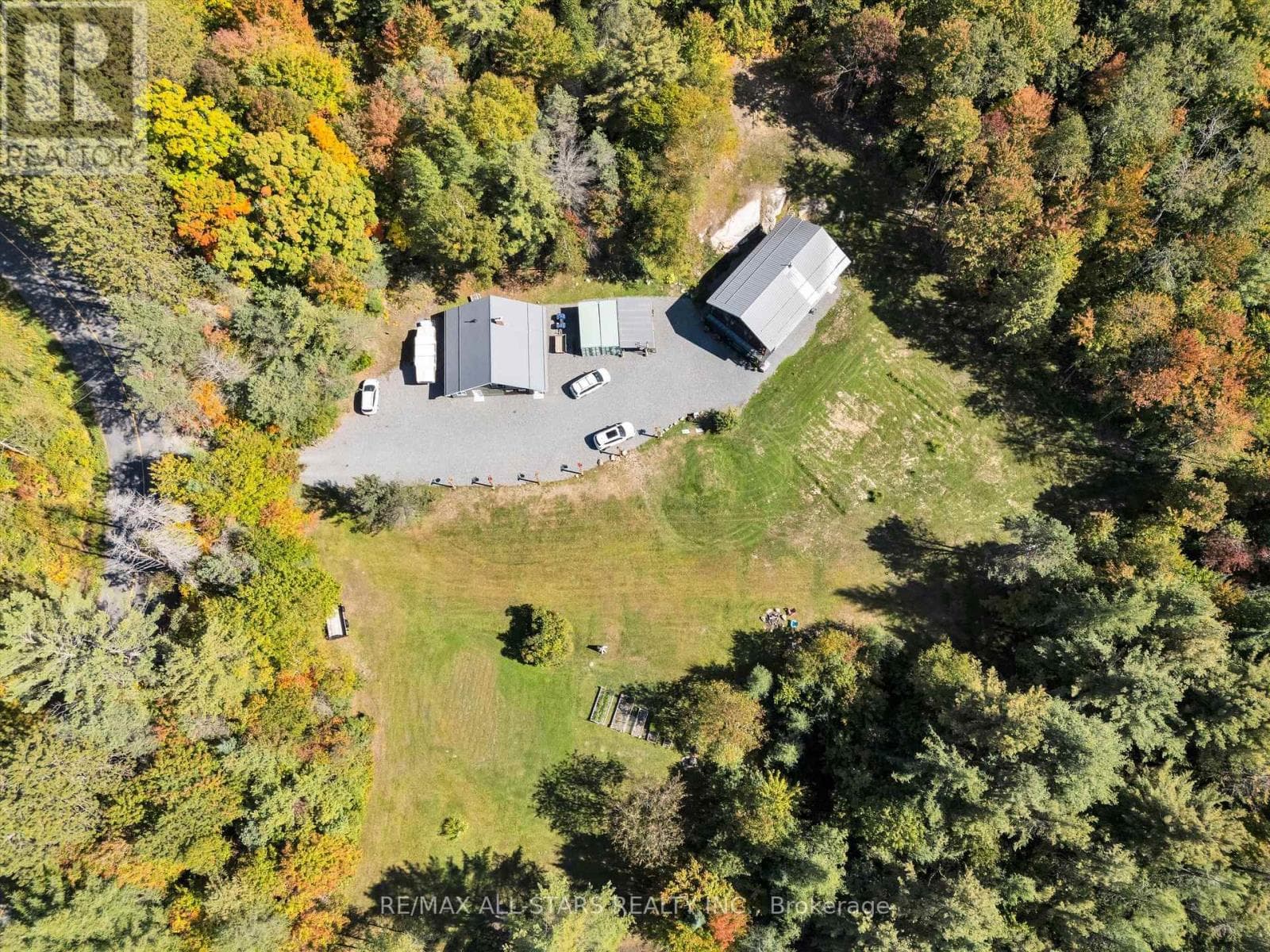 1435 FALKENBURG ROAD, Toronto — photo 3