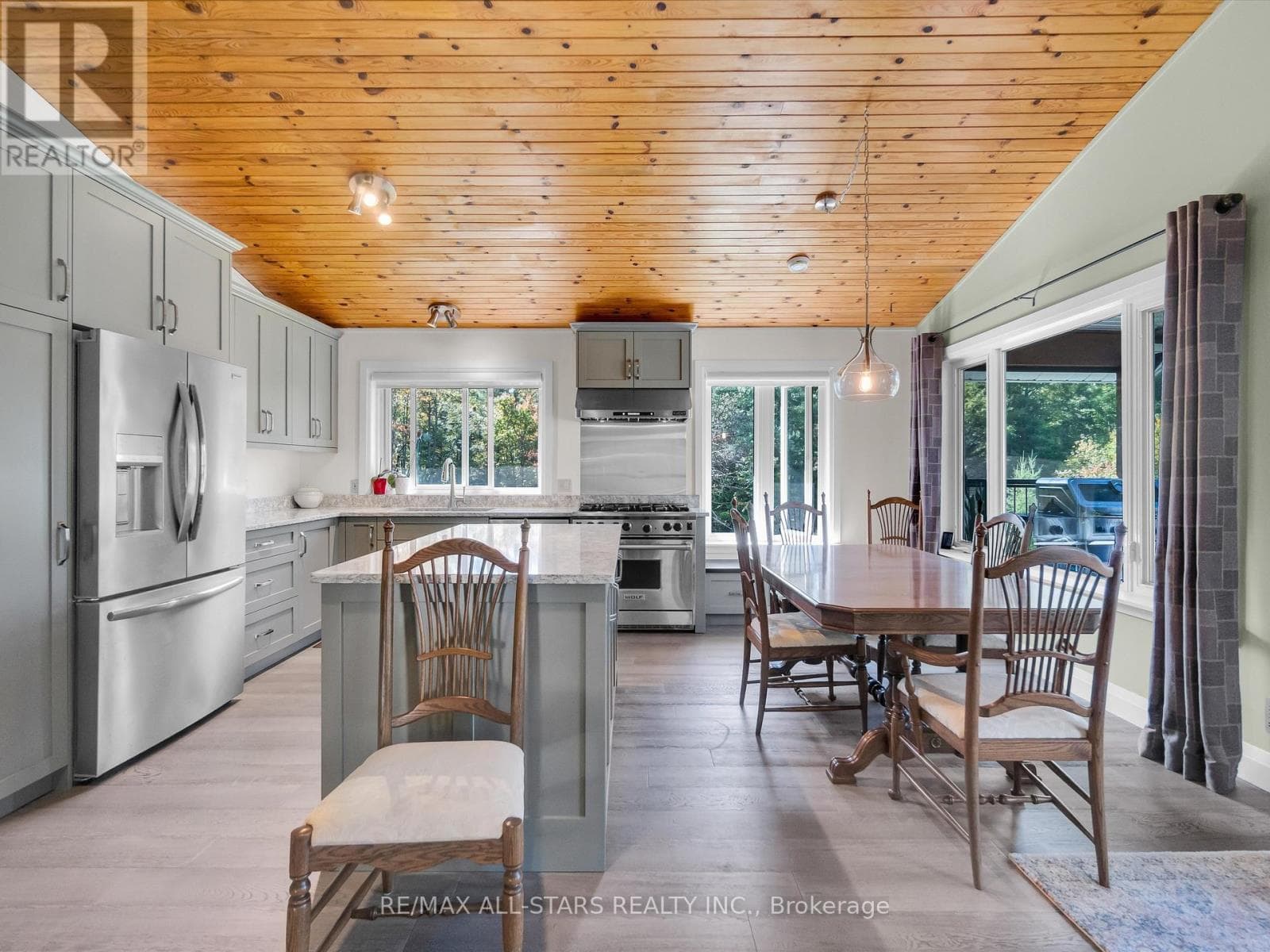 1435 FALKENBURG ROAD, Toronto — photo 4