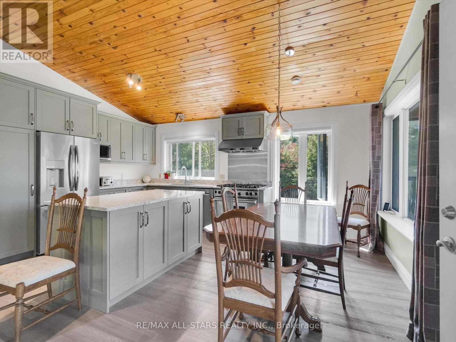 1435 FALKENBURG ROAD, Toronto — photo 5