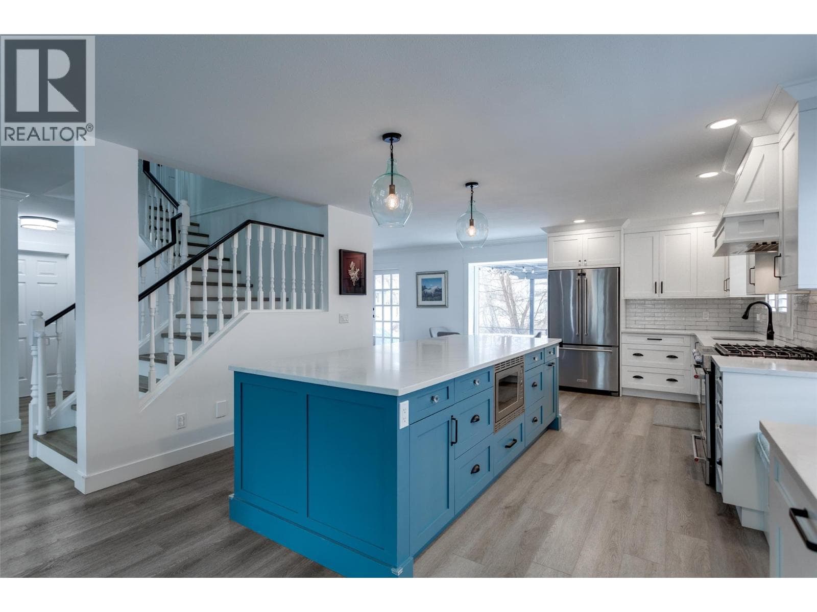 674 COOK ROAD, Interior REALTORS® — photo 4
