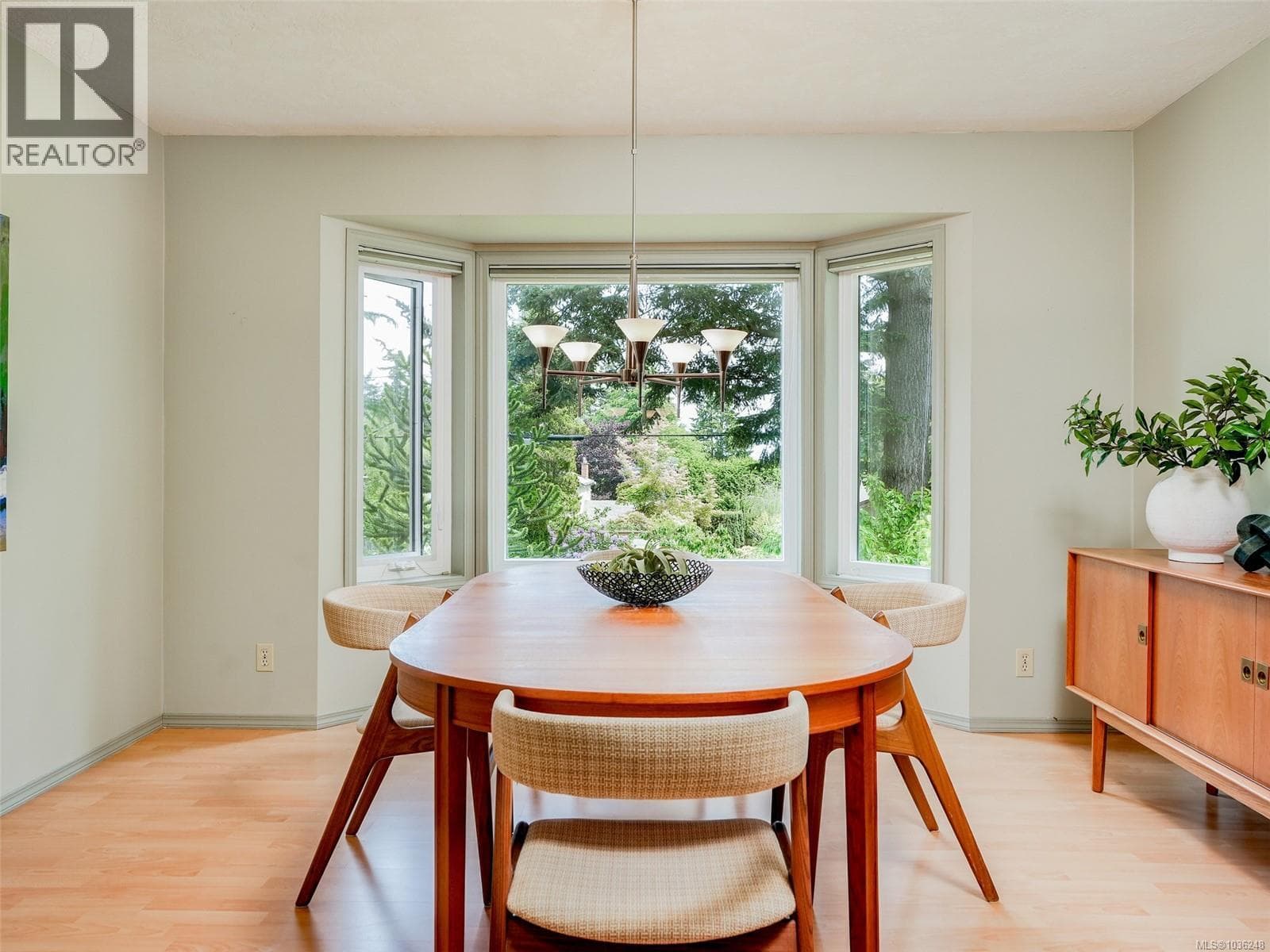 4905 ALAMIDA CRESCENT, Victoria — photo 5