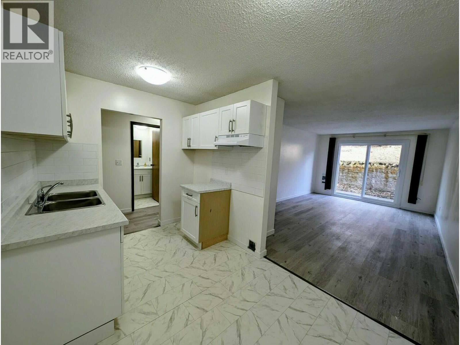 280 Alder Drive Unit# 103, Interior REALTORS® — photo 3