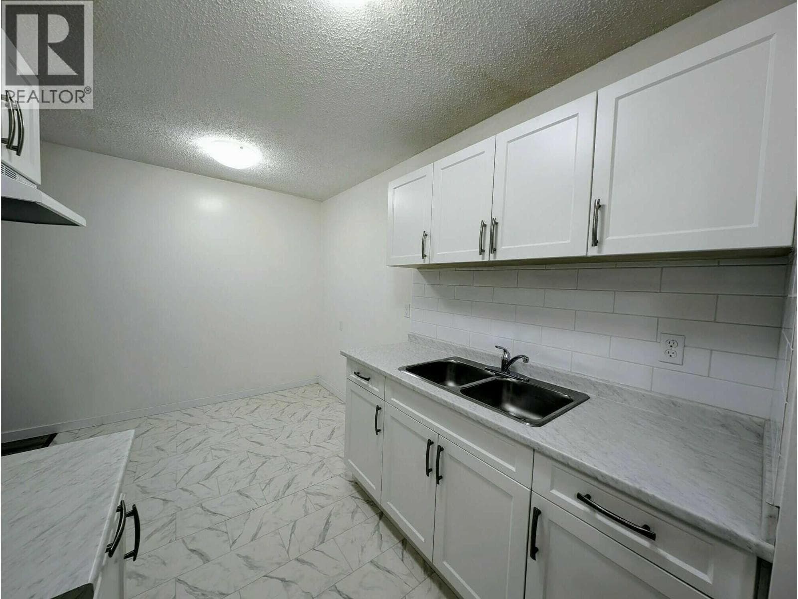 280 Alder Drive Unit# 103, Interior REALTORS® — photo 4