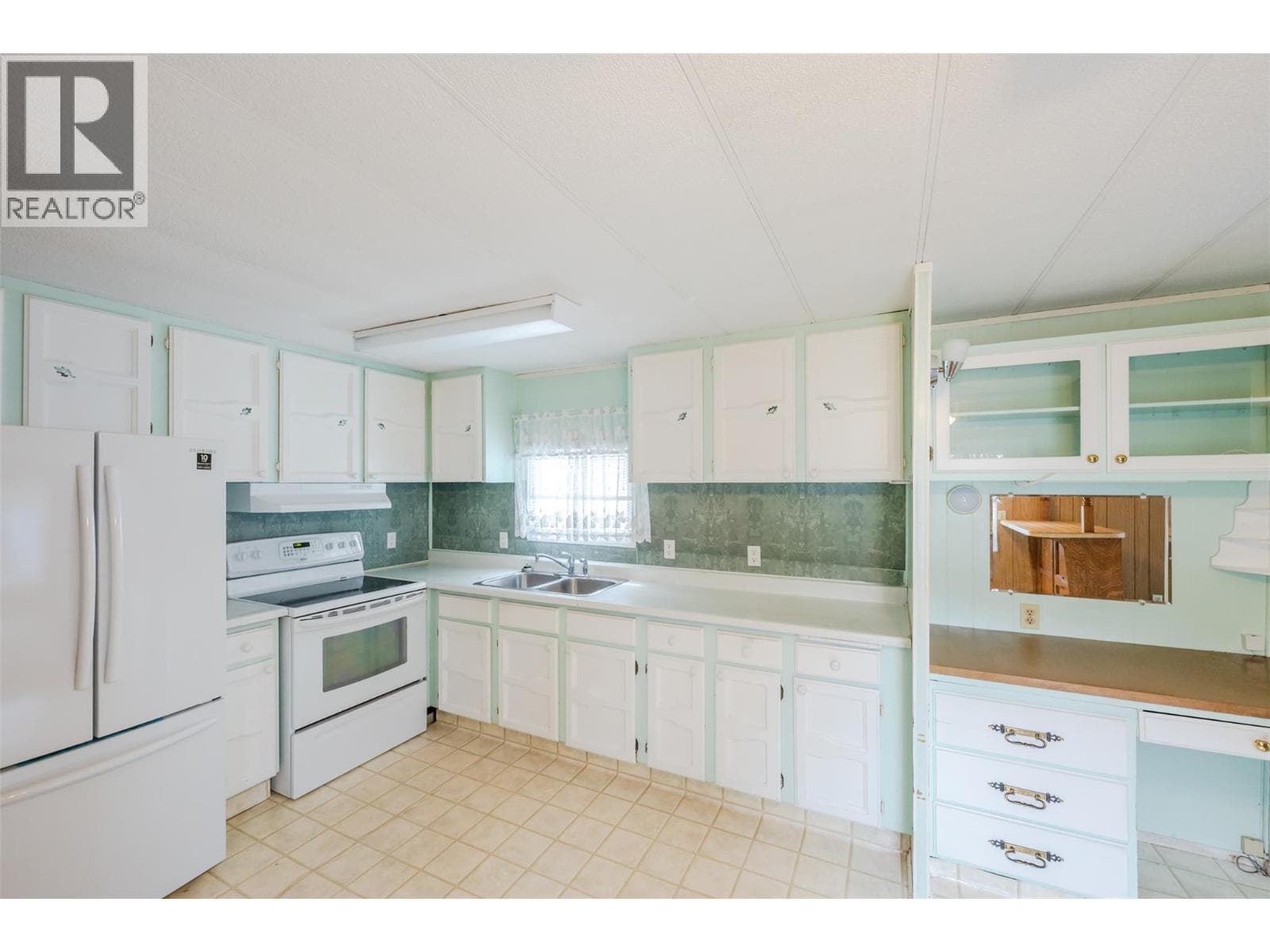 4505 McLean Creek Road Unit# C25, Interior REALTORS® — photo 2