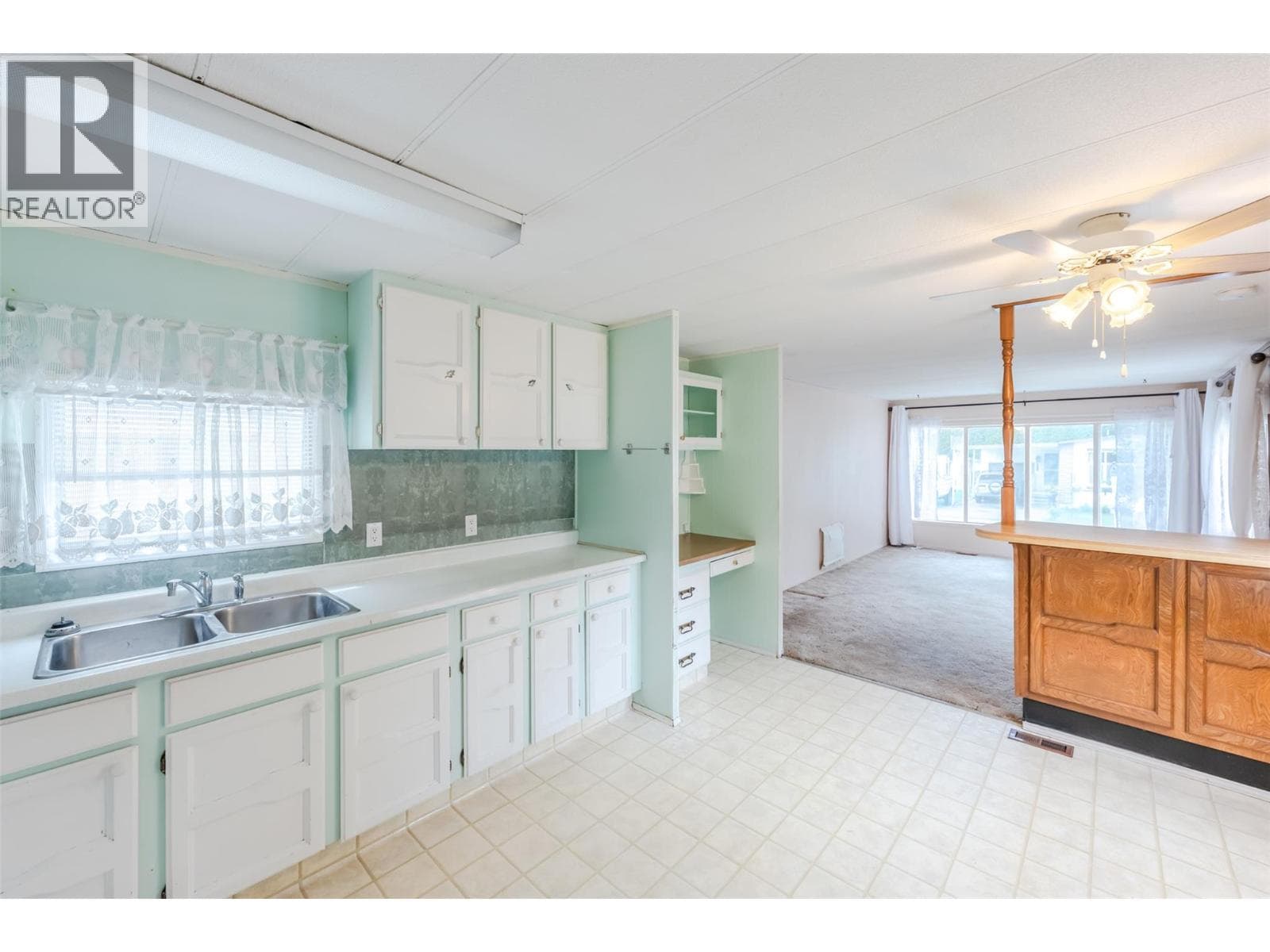 4505 McLean Creek Road Unit# C25, Interior REALTORS® — photo 3