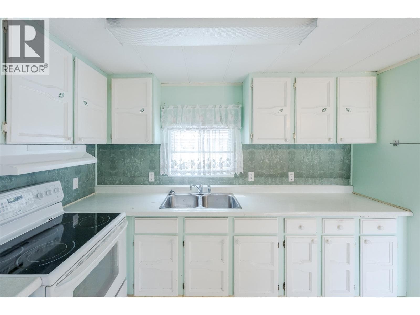 4505 McLean Creek Road Unit# C25, Interior REALTORS® — photo 4