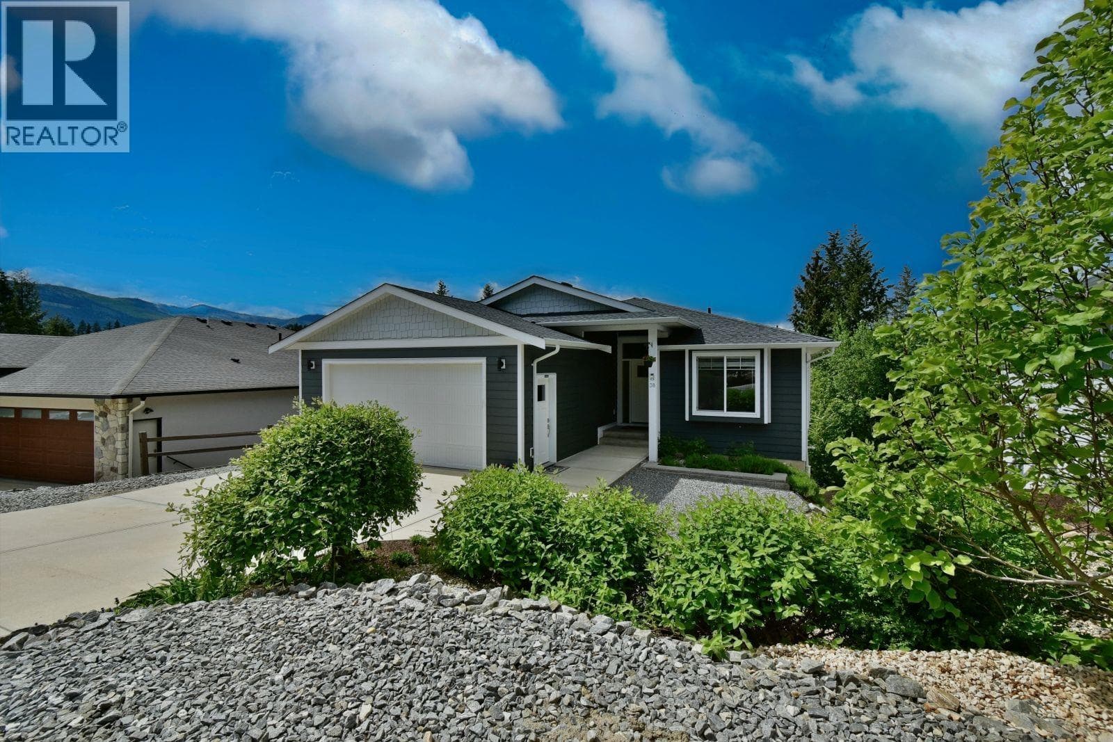 2592 Alpen Paradies Road Unit# #38, Interior REALTORS® — photo 2