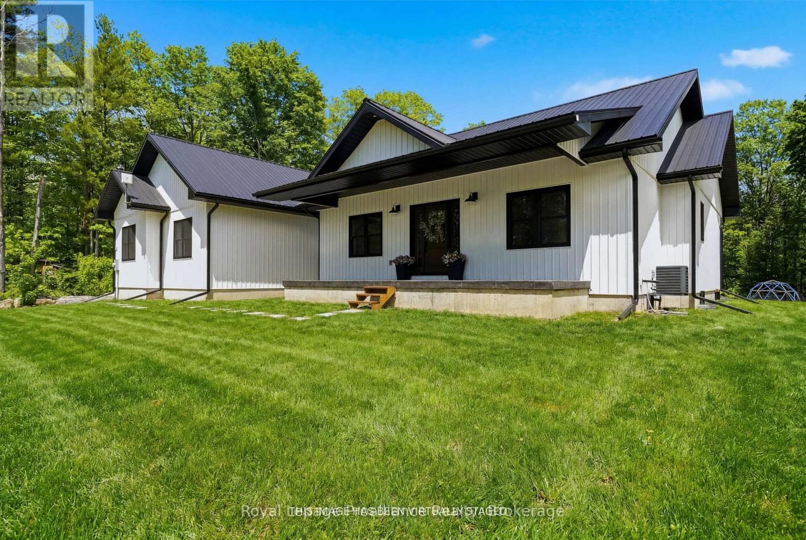 293 DOUGLAS ROAD, Central Lakes — photo 2