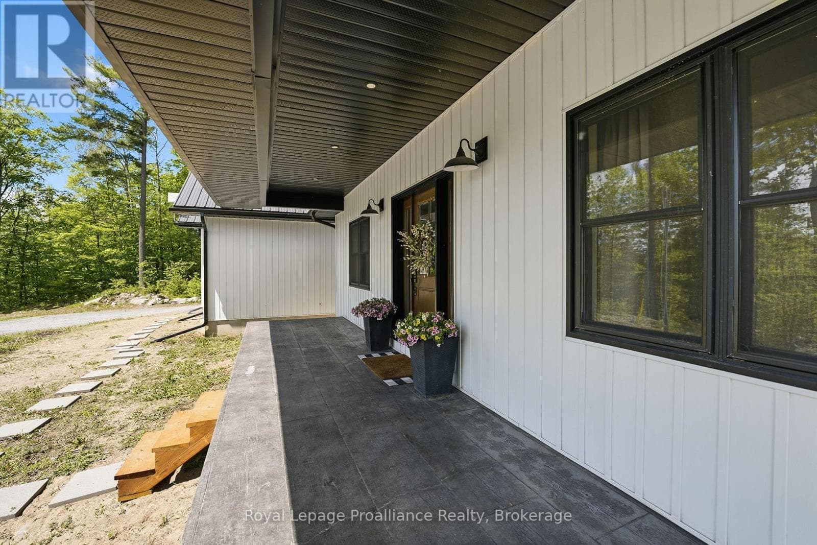 293 DOUGLAS ROAD, Central Lakes — photo 4