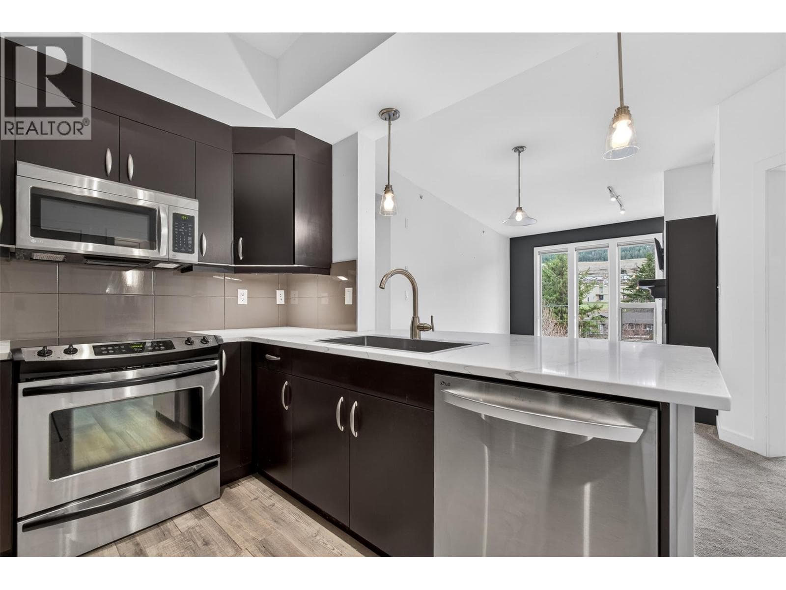7343 OKANAGAN LANDING ROAD UNIT 2402, Interior REALTORS® — photo 3
