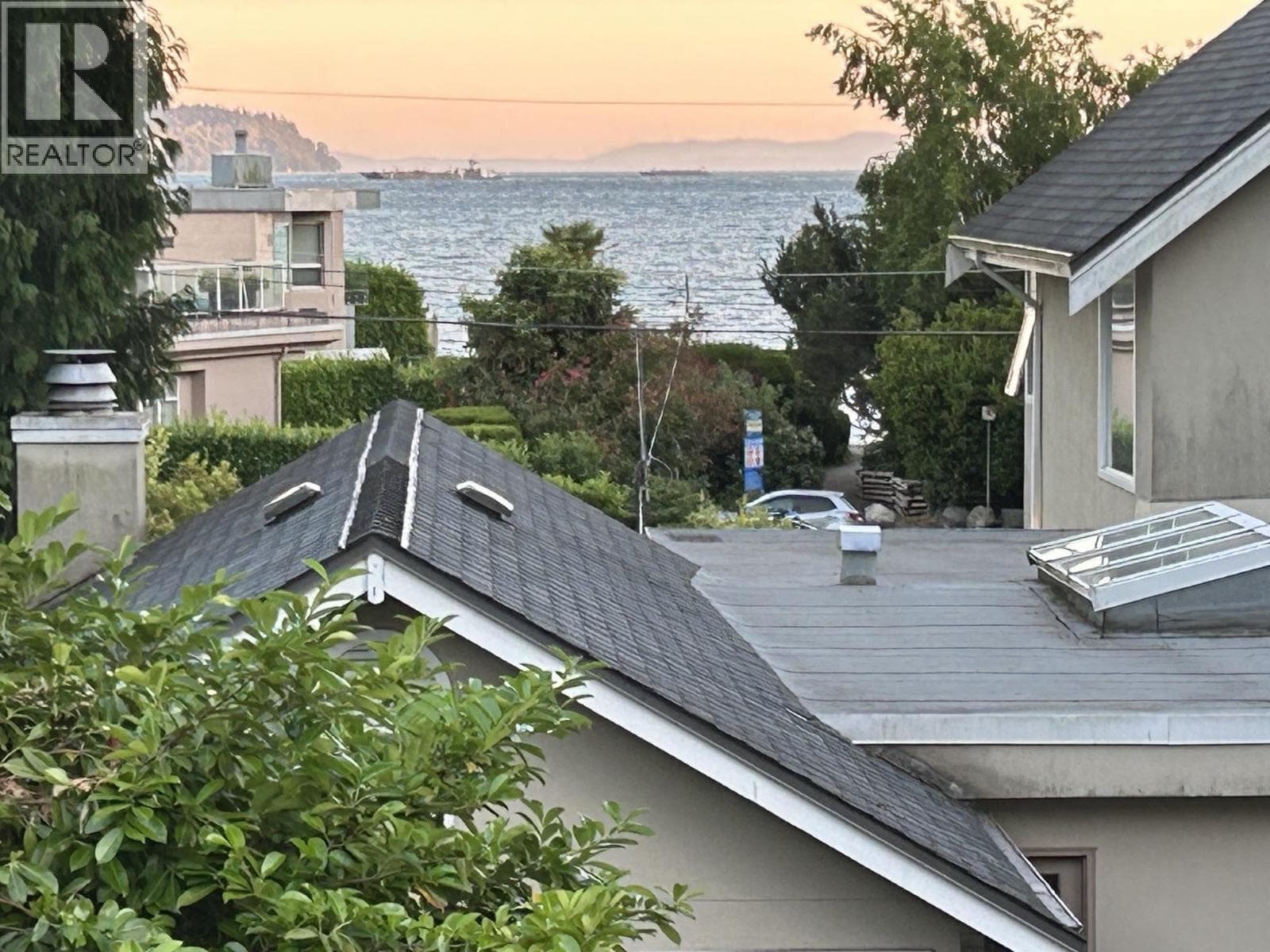 4426 MARINE DRIVE, Greater Vancouver — photo 2