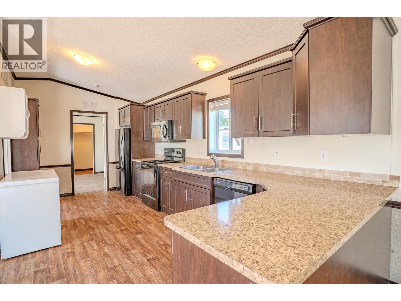 504 PINE STREET UNIT 3, Interior REALTORS® — photo 3