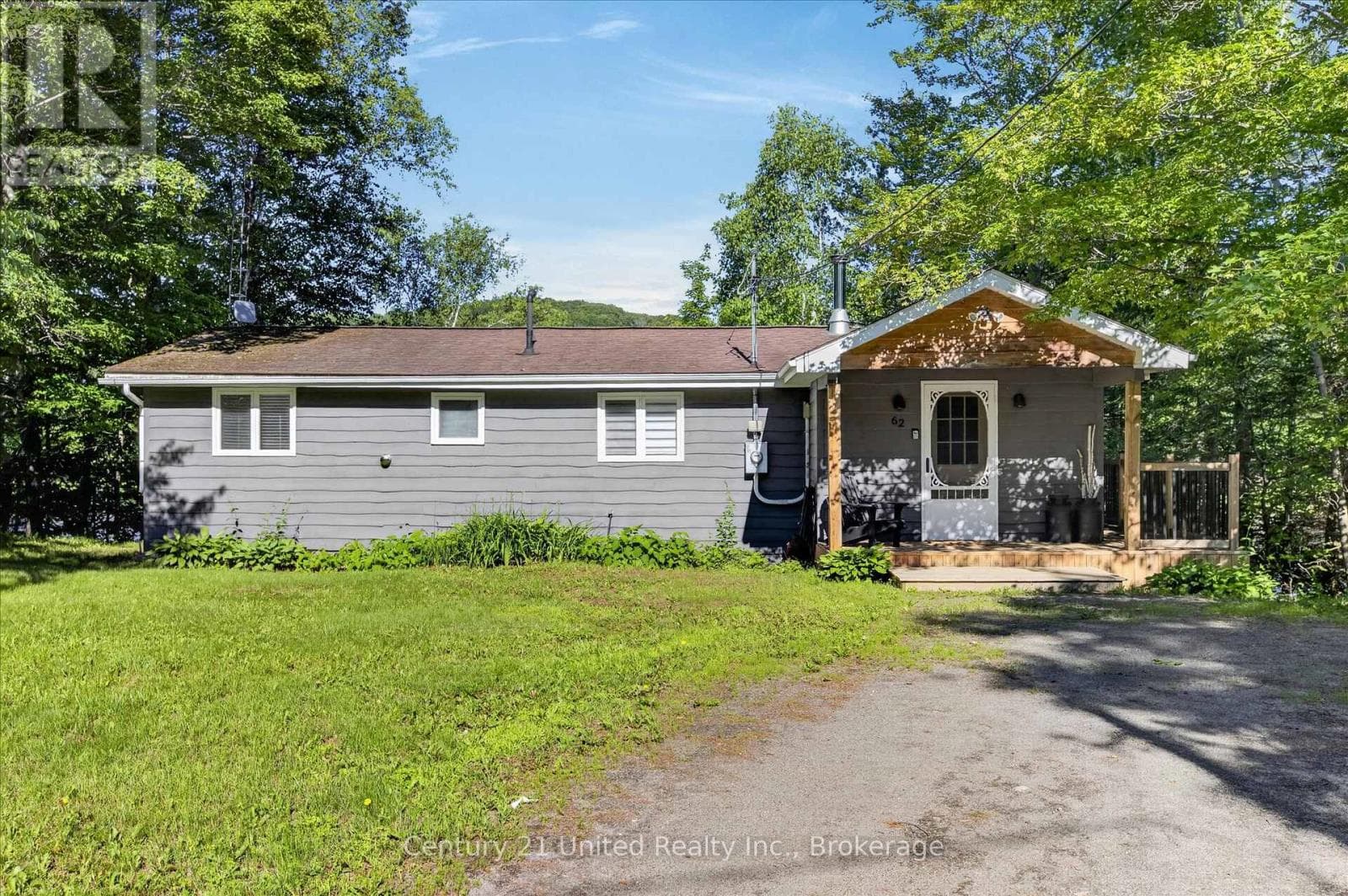 62 BENTLEY PLAZA, Central Lakes