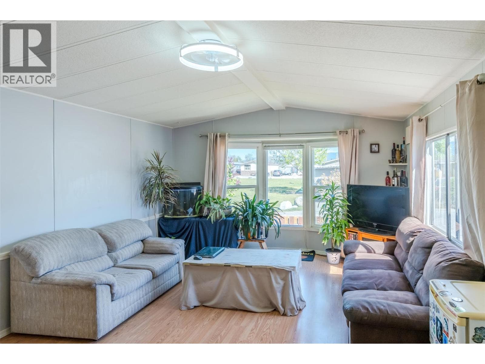 3999 Skaha Lake Road Unit# 27, Interior REALTORS® — photo 2