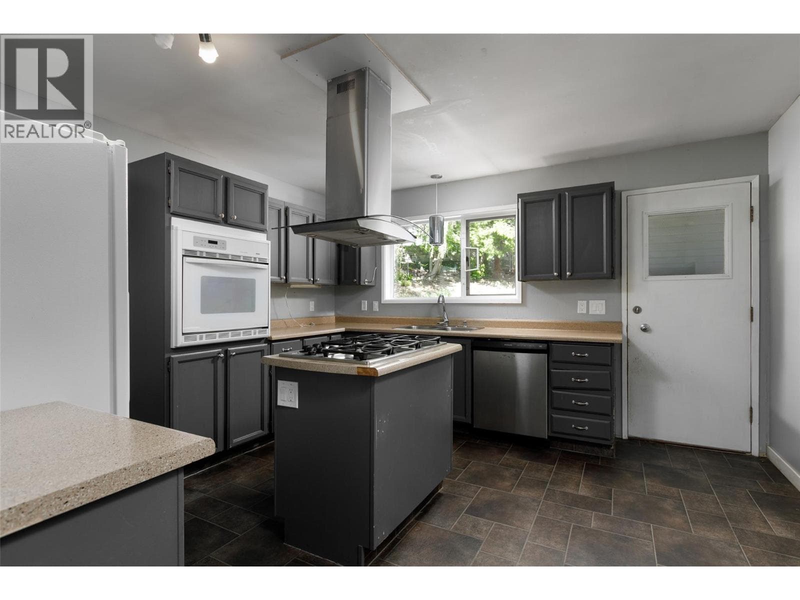 1242 BOWES ROAD, Interior REALTORS® — photo 4