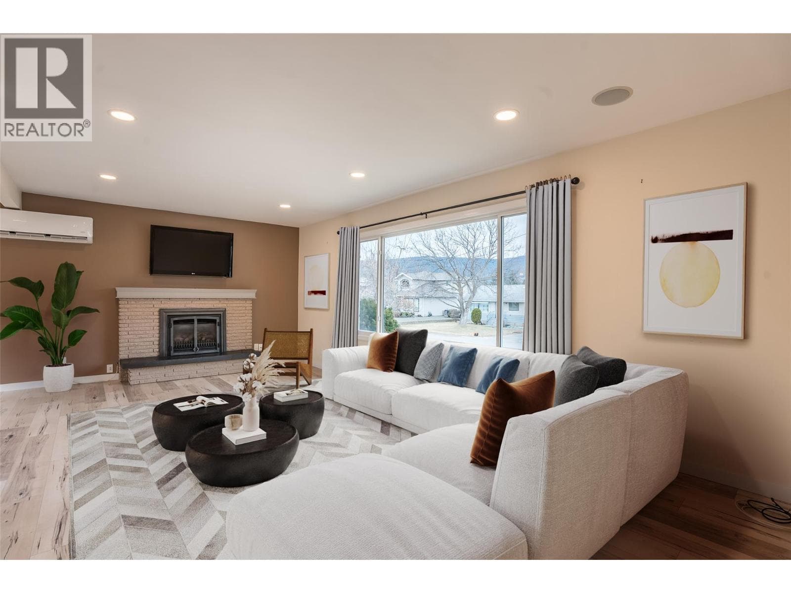 5010 CROIL AVENUE, Interior REALTORS® — photo 4