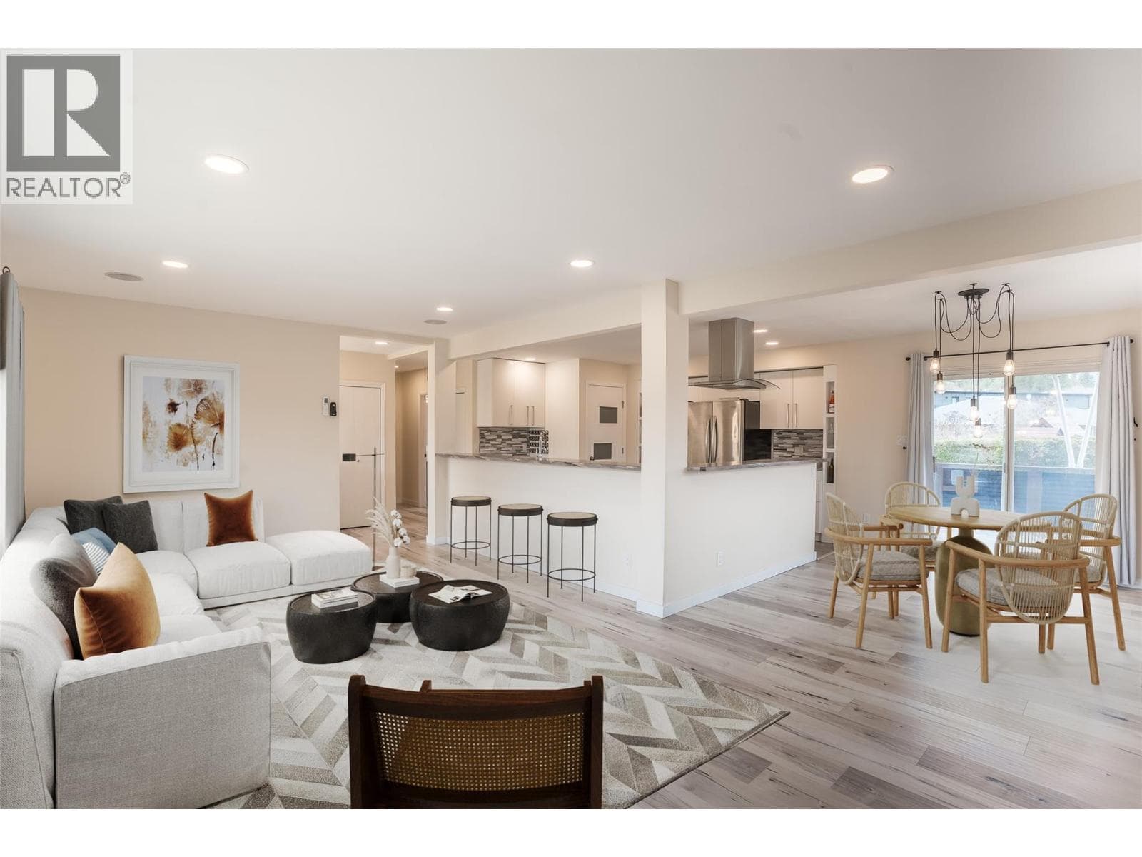 5010 CROIL AVENUE, Interior REALTORS® — photo 5
