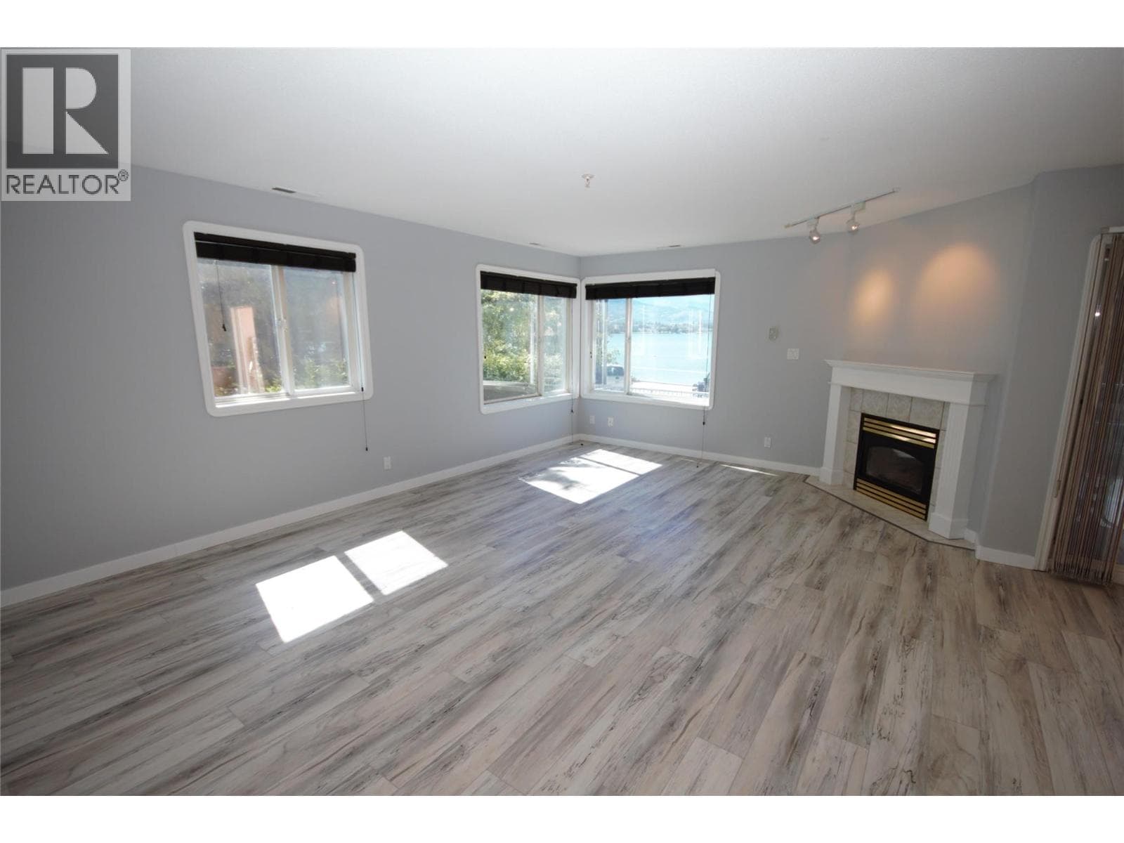 6805 COTTONWOOD DRIVE UNIT 100, Interior REALTORS® — photo 3