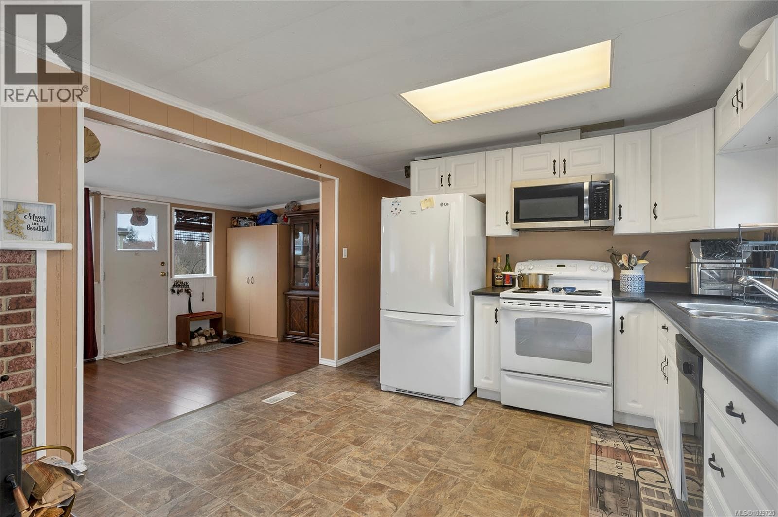 81 951 Homewood Rd, Vancouver Island — photo 3