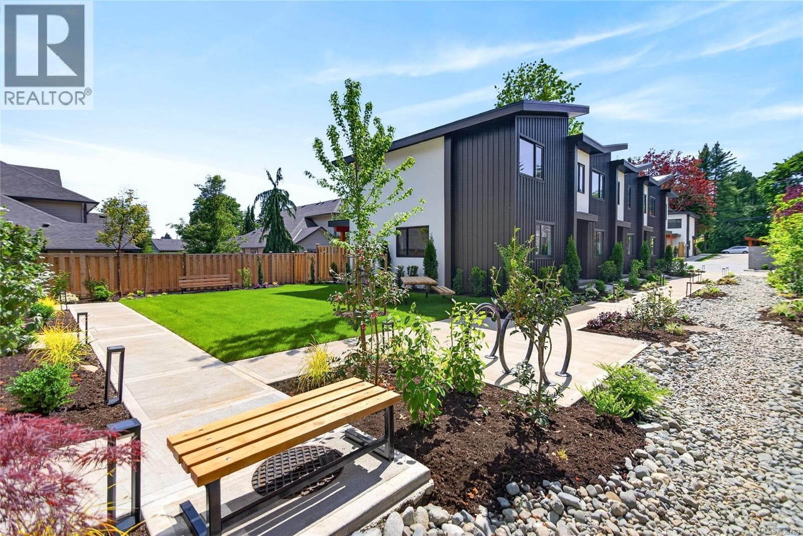 1 1590 Piercy Ave, Vancouver Island — photo 2