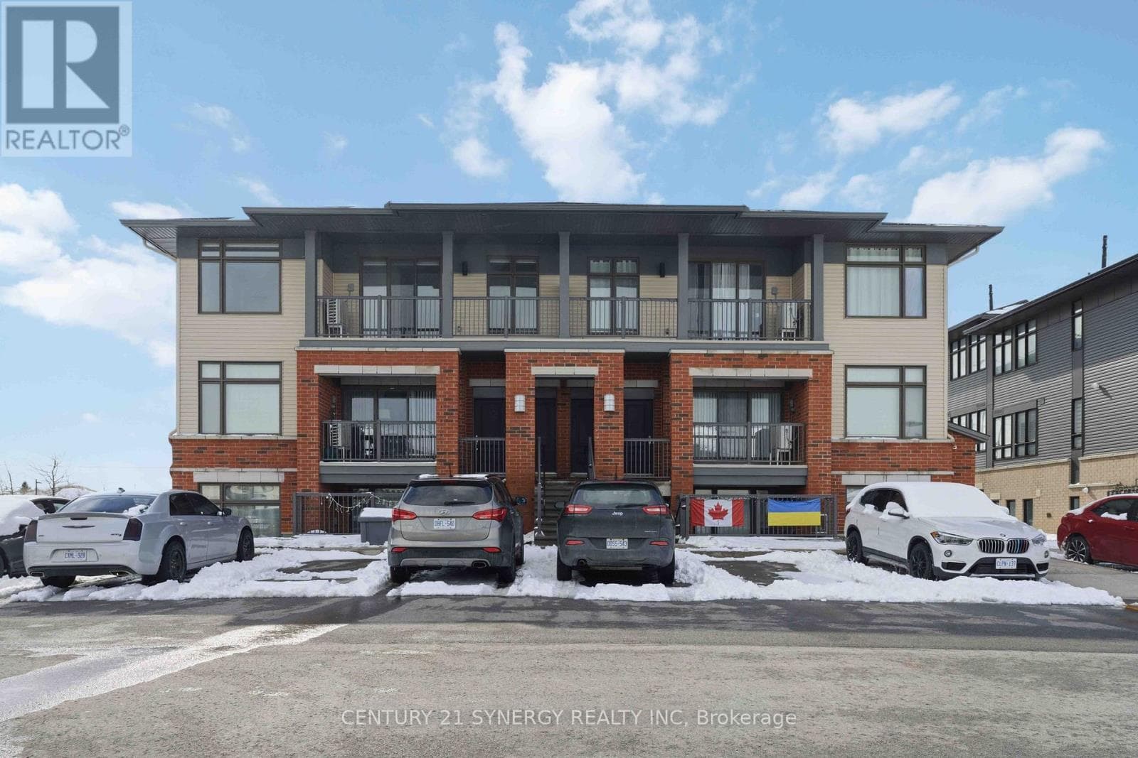 60 EAST JAGUAR PRIVATE, Ottawa — photo 2