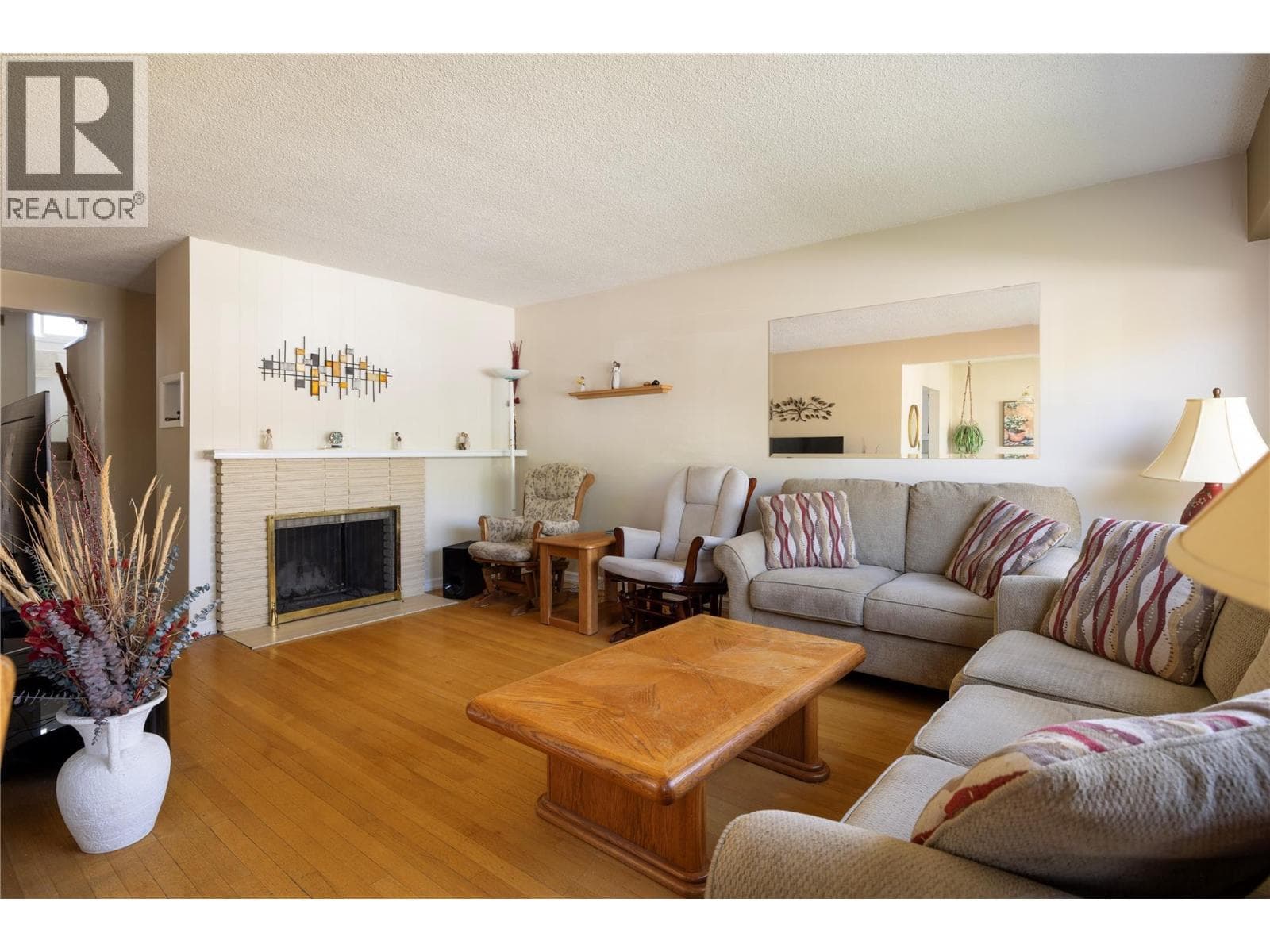 661 BAIE AVENUE, Interior REALTORS® — photo 5