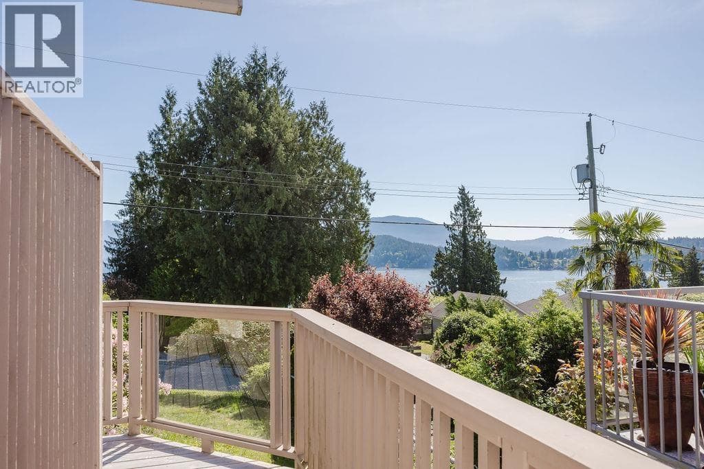 606 MARTIN ROAD, Greater Vancouver — photo 3
