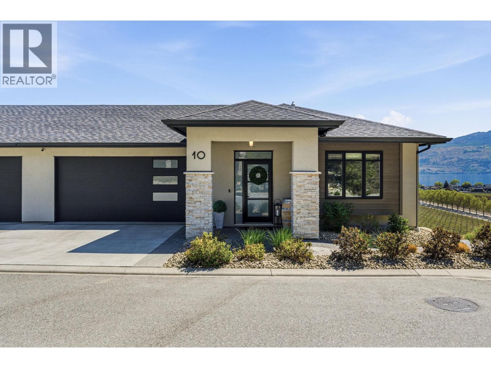 1600 Golden View Drive Unit# 10, Interior REALTORS® — photo 2