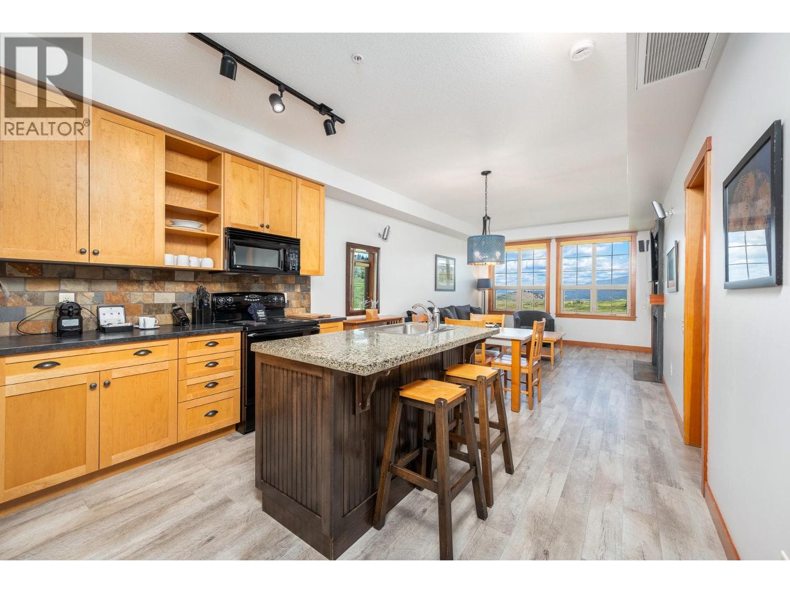 107 Village Centre Court Unit# 214, Interior REALTORS® — photo 5